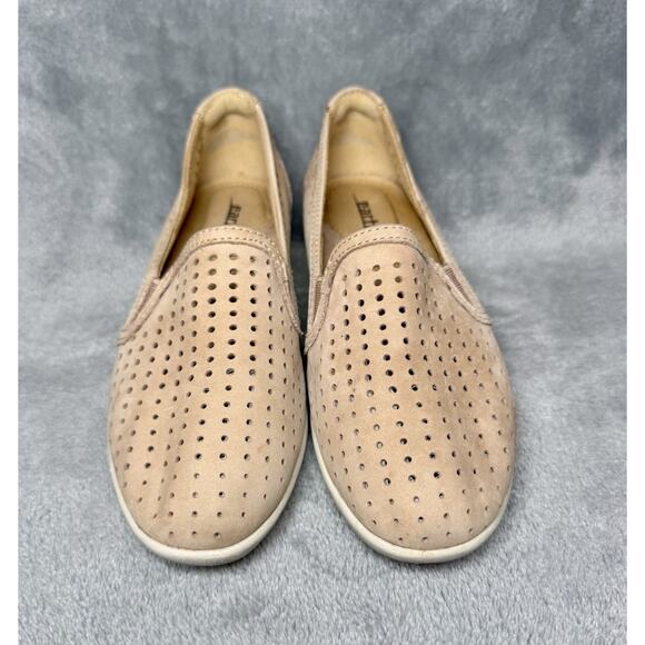 Earth Woman's Taupe Perforated Nubuck Slip-On Comfort Loafer Flats Size 6.5 - Picture 2 of 11